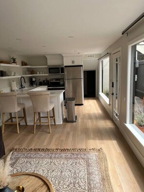 Fridge, microwave, oven, stovetop - Henderson Frog Pond Compound (Eureka)