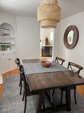 Dining - Henderson Frog Pond Compound (Eureka)