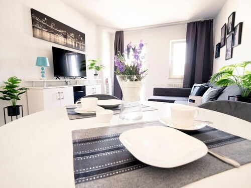 City Suite 5 Min to HBF