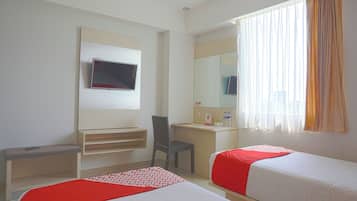 Standard Twin Room | Desk, free WiFi, bed sheets