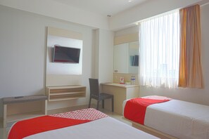 Habitación estándar con 2 camas individuales | Escritorio, wifi gratis y ropa de cama