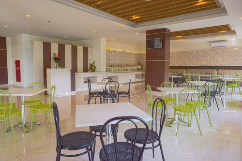 OYO 3269 Hotel Grand Sayang Park Makassar