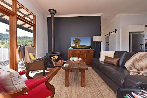 OMG! Comfortable living room with great views