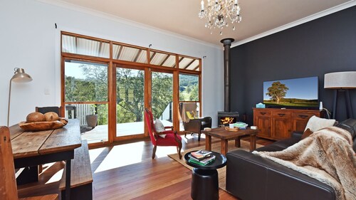 The Glass Ceiling  360 degree Mount View Hideaway