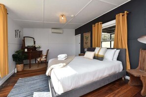4 Schlafzimmer, Schreibtisch, Bügeleisen/Bügelbrett, kostenloses WLAN