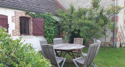 Agradable casa cerca de Moulins, ideal para senderismo y relajación