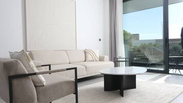 Superior Room, Garden View | 1 bedroom, in-room safe, soundproofing, iron/ironing board