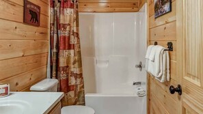 Shower, shampoo - Magic Mountain Cabin w/ Fire Pit & Views: Cozy 3BR by Beyond Expectations (Sevierville)