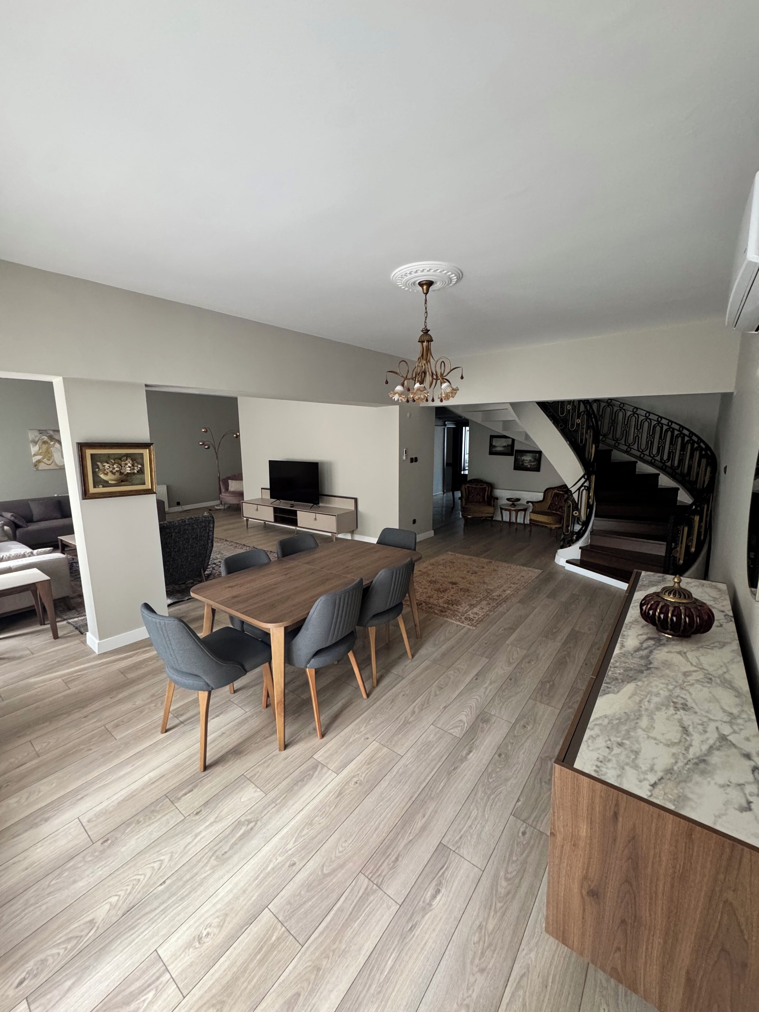 Appartement Élite, 4 chambres, vue ville | Coin séjour