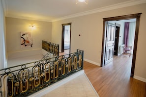 Elite Apartment, 4 Bedrooms, City View