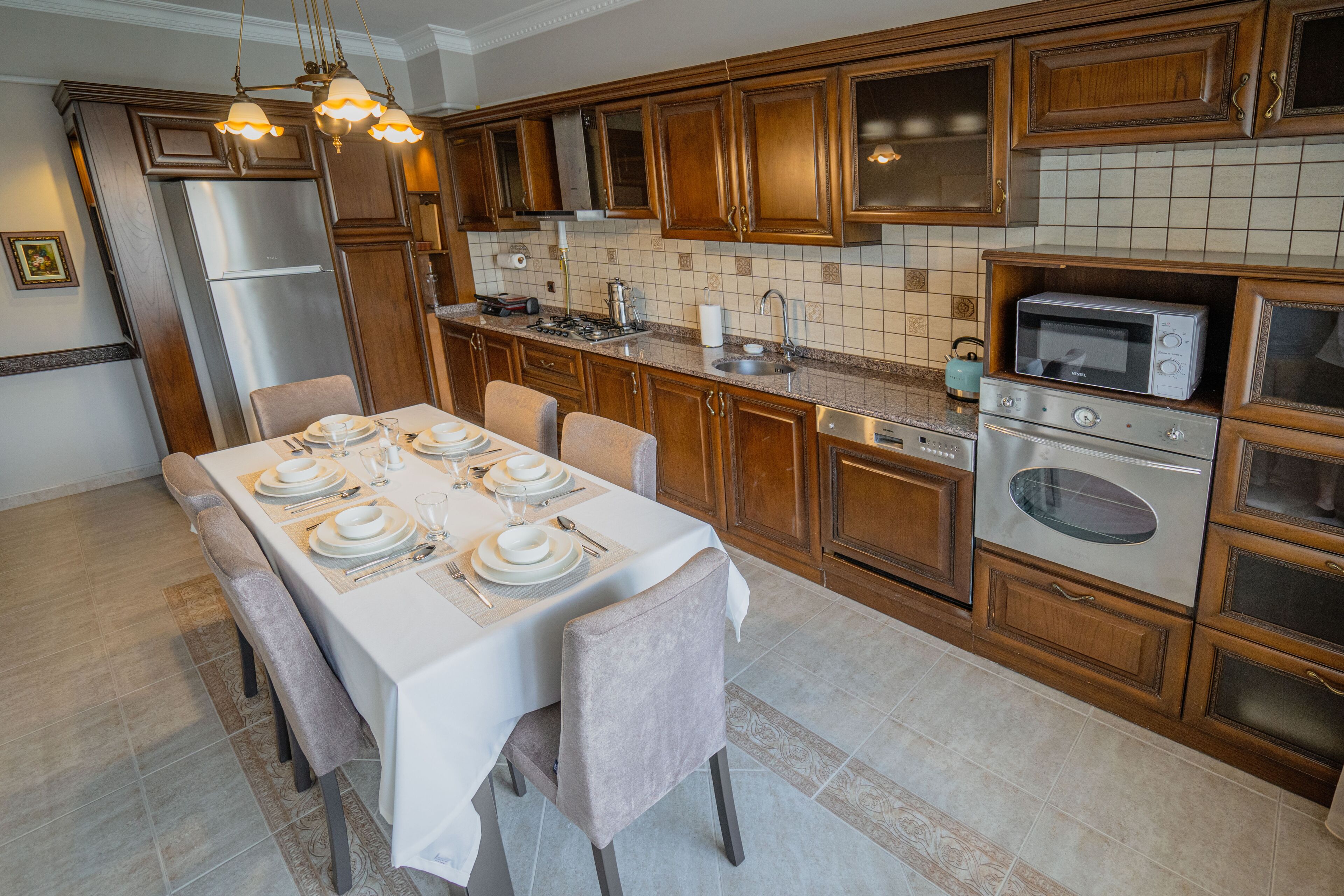 Elite Apartment, 4 Bedrooms, City View | Private kitchen