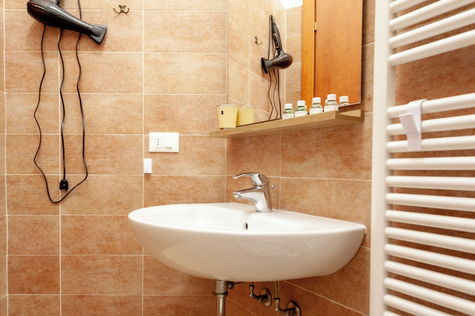Apartment | Bathroom | Shower