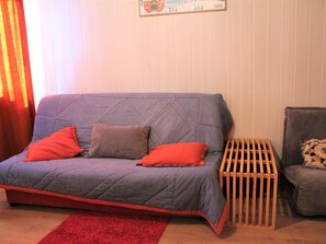 TV - Cozy Studio for 2 Near Vars Les Claux Slopes & Shops (Vars)