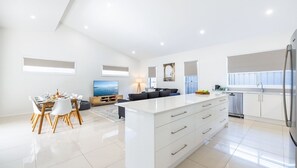 Interior - Daze on Dowling 25b Dowling Street WiFi, Air Conditioning 700 metres to the water (Nelson Bay)