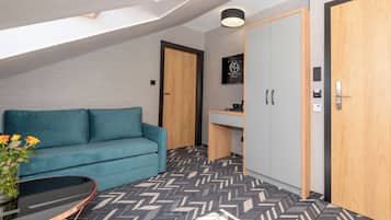 Desk, free WiFi, bed sheets