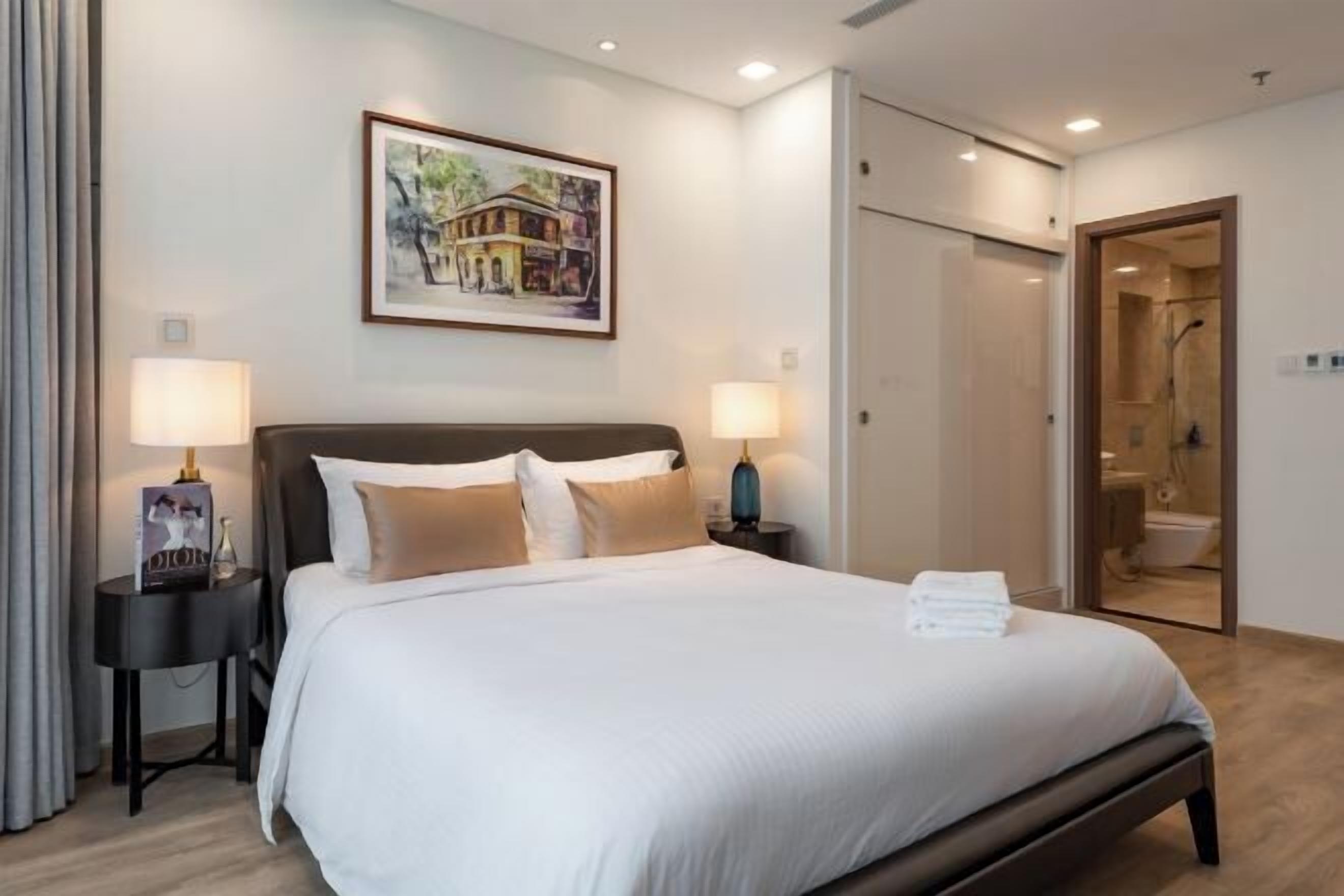 Premium bedding, down duvets, pillow-top beds, minibar