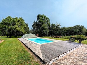 Pool - Charming Gîte with Heated Pool, Garden, BBQ, and Baby Equipment Near Aubeterre-sur-Dronne (Bellon)