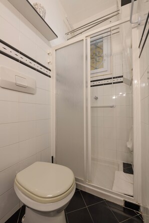 Bathroom - BnButler - Pontaccio 4 (Milan)