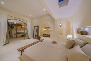 2 habitaciones, caja de seguridad en la habitación y escritorio 