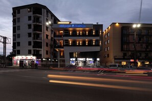 Fasade – kveld/natt