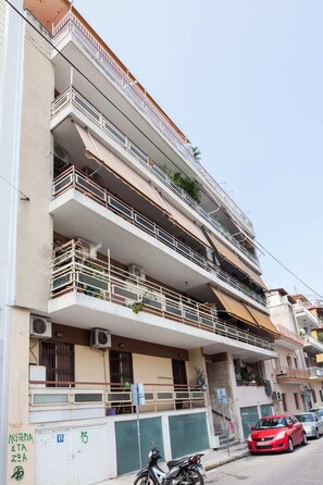 Front of property - Cute 1bd apt in Agios Nikolaos GTD8059 (Athens)