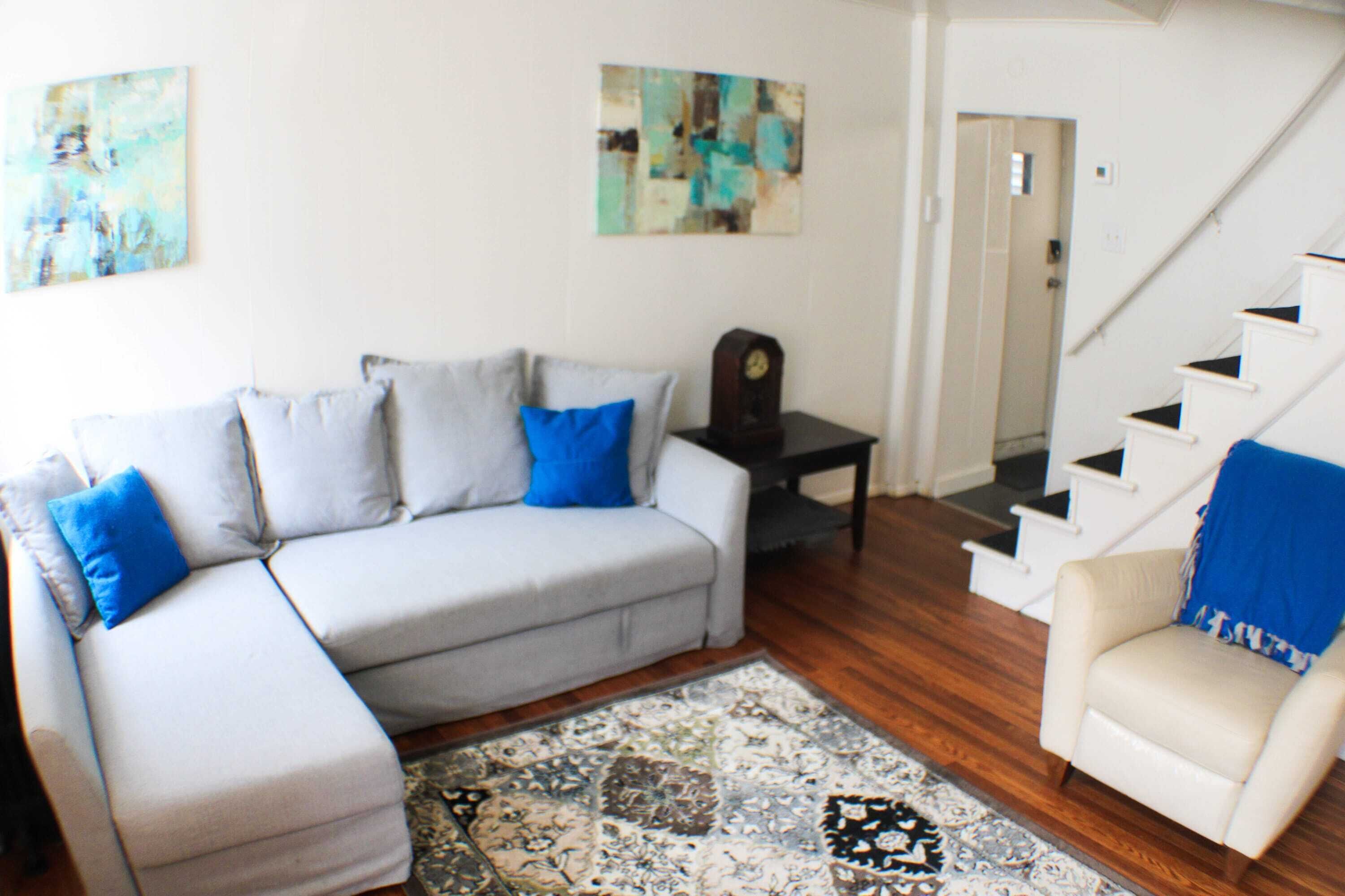 Televisión y oficina 