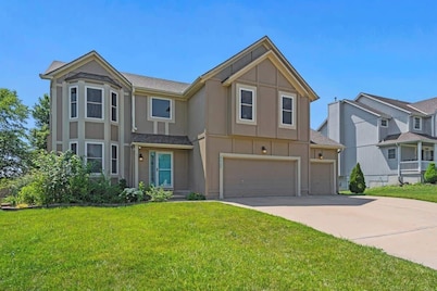 Large Home Quiet Neighborhood 5 BR-KingBeds