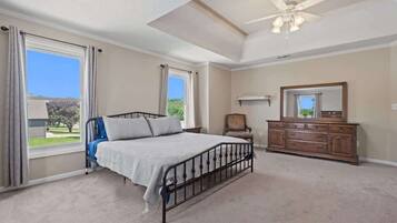 5 Schlafzimmer, Bügeleisen/Bügelbrett, Reisekinderbett, WLAN