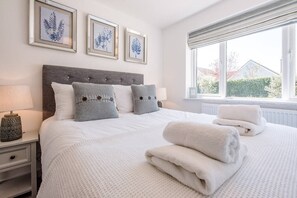 4 bedrooms, iron/ironing board, WiFi, bed sheets - Springfield, Westleton (Saxmundham)