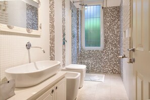 Apartment | Bathroom - BnButler - Riccardo Galli 9 (Milan)