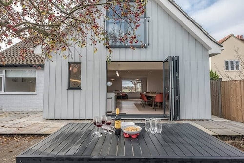 Chapel House, Alderton