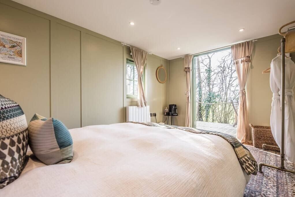 1 多间卧室、床单