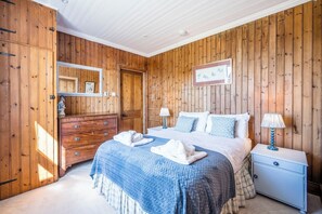 5 Schlafzimmer, Bügeleisen/Bügelbrett, WLAN, Bettwäsche