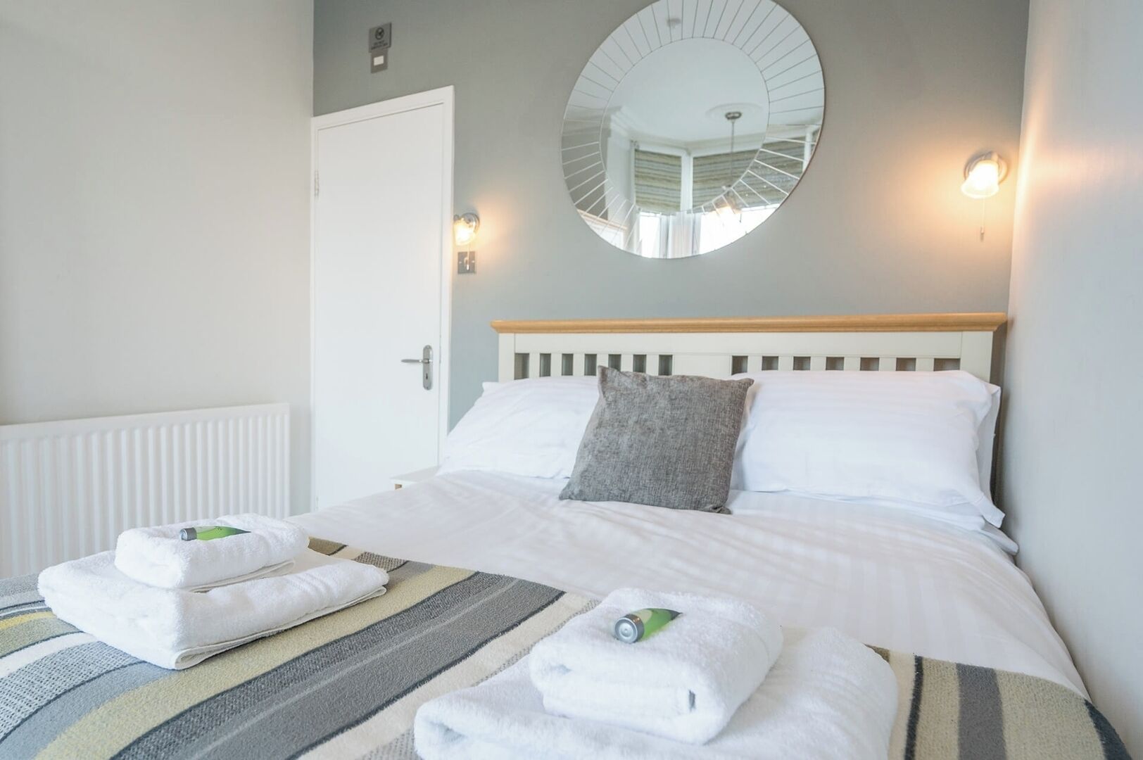 2 bedrooms, iron/ironing board, travel cot, WiFi