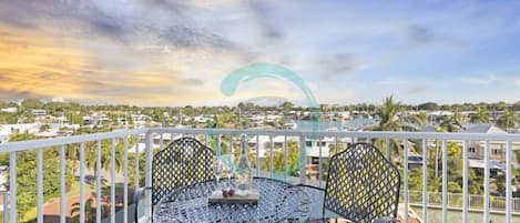 Căn hộ Executive | Quang cảnh ban công