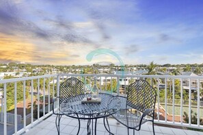 Executive Apartment | Balcony view - Zen Marina - 1 Bedroom Executive Apt (Larrakeyah)