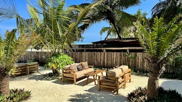 Breakfast, lunch, dinner served; beach views