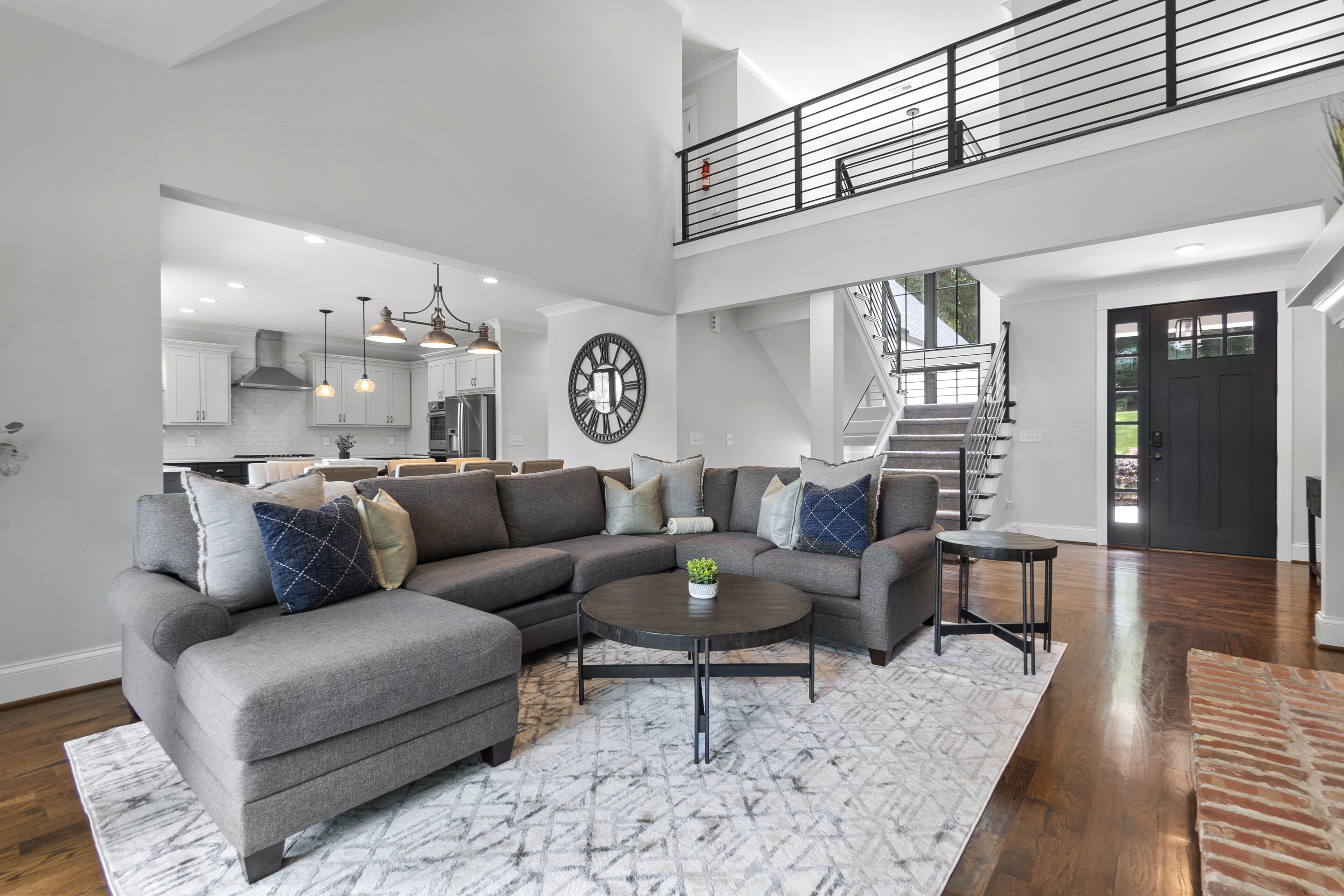 TV connectée, cheminée, baby-foot