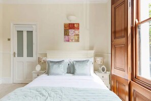 Apartamento básico, várias camas | 3 quartos, ferros/tábuas de passar roupa, roupa de cama