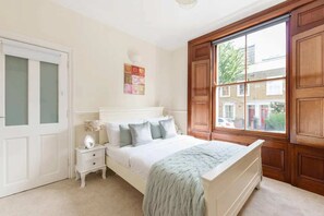 Apartamento básico, várias camas | 3 quartos, ferros/tábuas de passar roupa, roupa de cama