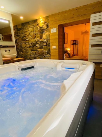 Interior. Détente Absolue Jacuzzi et Sauna Privatif