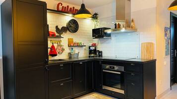 Fridge, microwave, oven, dishwasher