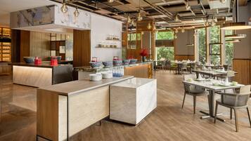 بوفيه فطور يوميًا بتكلفة قدرها (138 CNY للشخص)