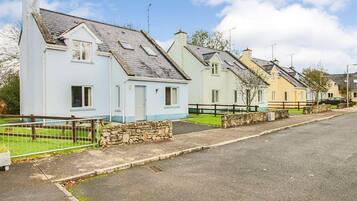Cottage, Multiple Beds | Exterior
