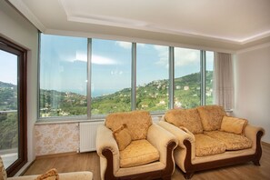 Family Apartment | 3 bedrooms, free WiFi