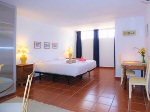 3 bedrooms, iron/ironing board, travel crib, free WiFi