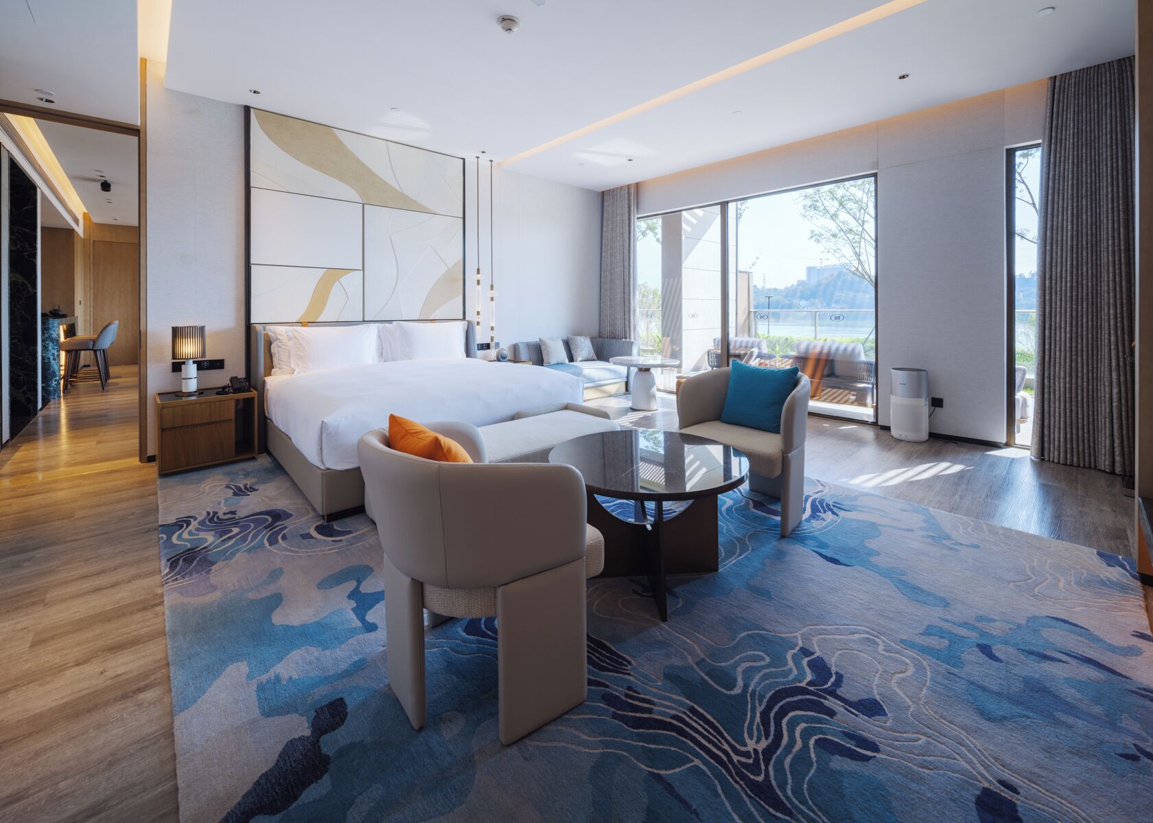Royal Suite | Premium bedding, down comforters, minibar (free items), in-room safe