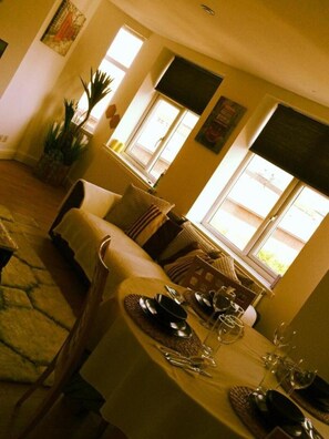 Dining - Aston Apartment Double or Twin Room with Garden View (Birmingham)