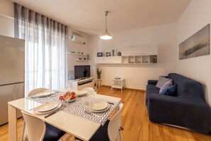 Apartment | Living area - BnButler - Strigelli 13 (Milan)