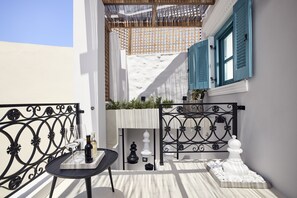 Deluxe Double Room with Balcony | Balcón